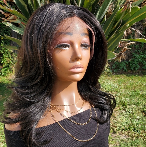 ❤️ Lace front Beautiful Layers❤️ - Picture 3 of 10